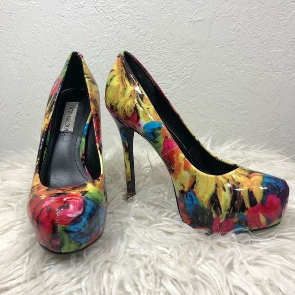 STEVE MADDEN - BRIGHTLY COLORED PLATFORM PUMPS - S5 - Picture 4 of 14